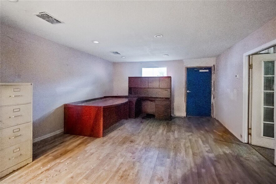 1049 E Myers Blvd, Groveland, FL à vendre - Photo intérieure - Image 3 de 9