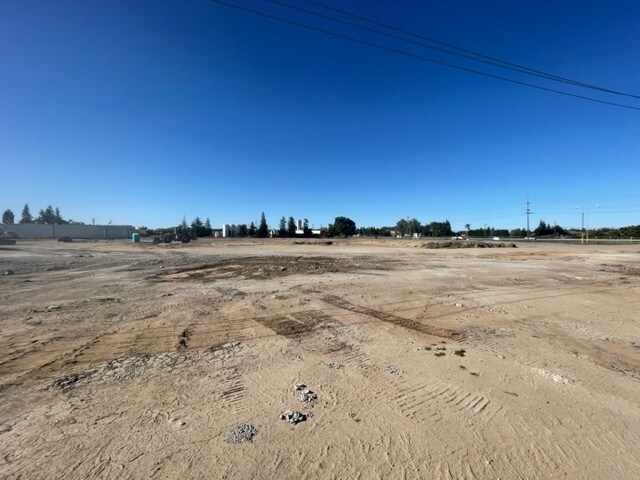 18846 N Highway 99, Acampo, CA à vendre - Photo du bâtiment - Image 3 de 9