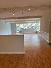 62 Hampton Rd, Southampton, NY à louer Photo intérieure- Image 2 de 5