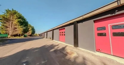 Flex in Maurepas for lease Building Photo- Image 1 of 7