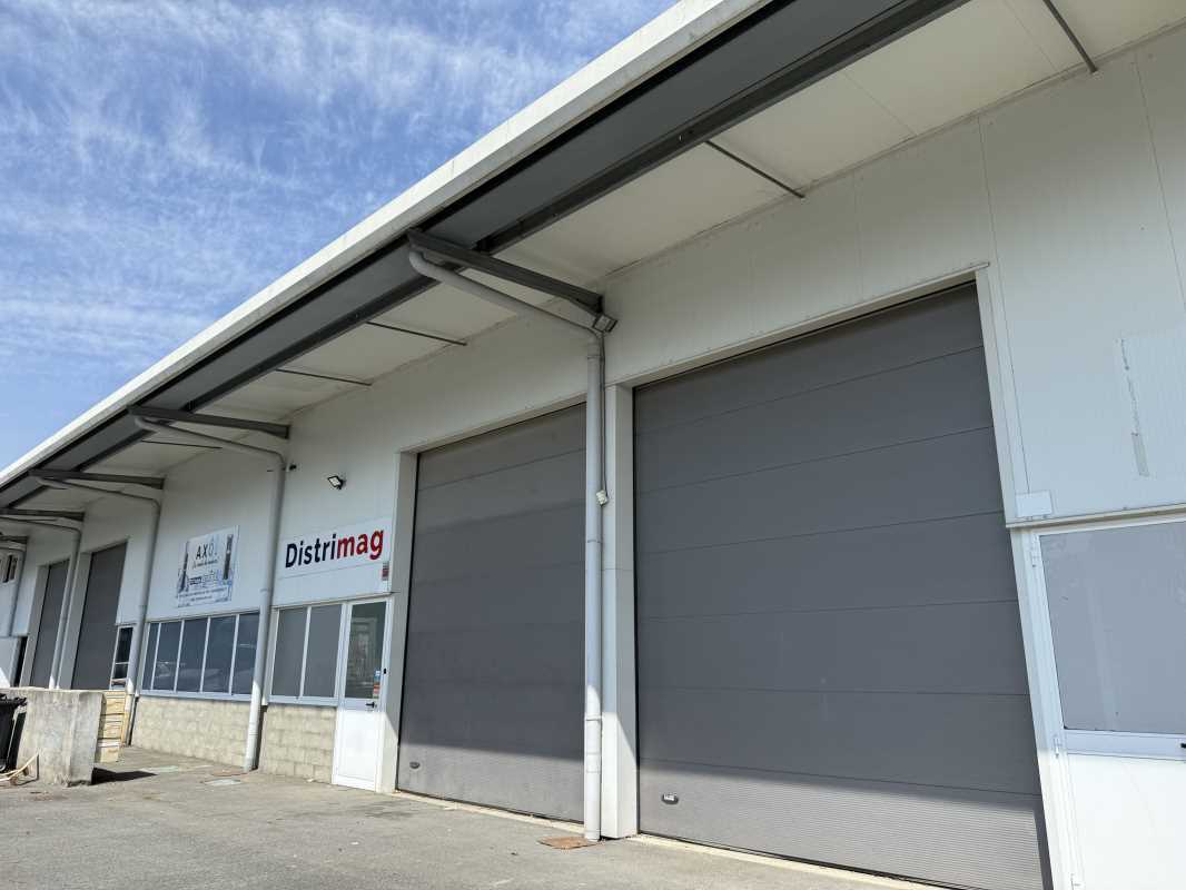 Flex in Le Haillan for lease Building Photo- Image 1 of 7