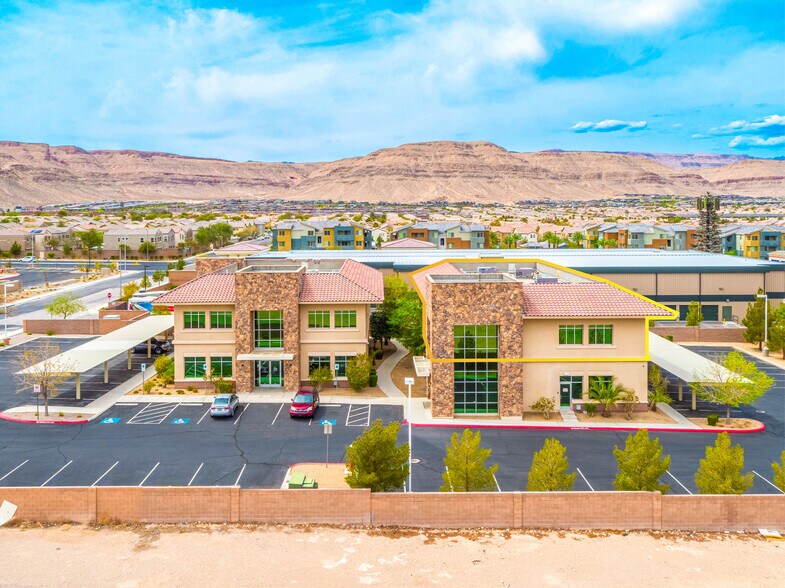 9340 Martin Ave, Las Vegas, NV à louer - Photo du bâtiment - Image 2 de 11