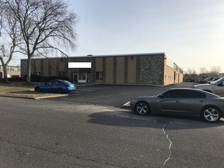 Plus de détails pour 70 Mall Dr, Commack, NY - Industriel à louer
