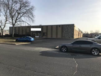 Plus de détails pour 70 Mall Dr, Commack, NY - Industriel à louer