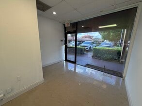 3800-3868 N University Dr, Sunrise, FL for lease Interior Photo- Image 2 of 7