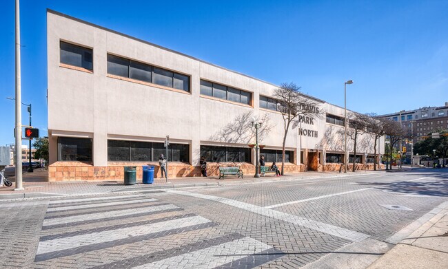 Plus de détails pour 800 Navarro St, San Antonio, TX - Bureau à louer