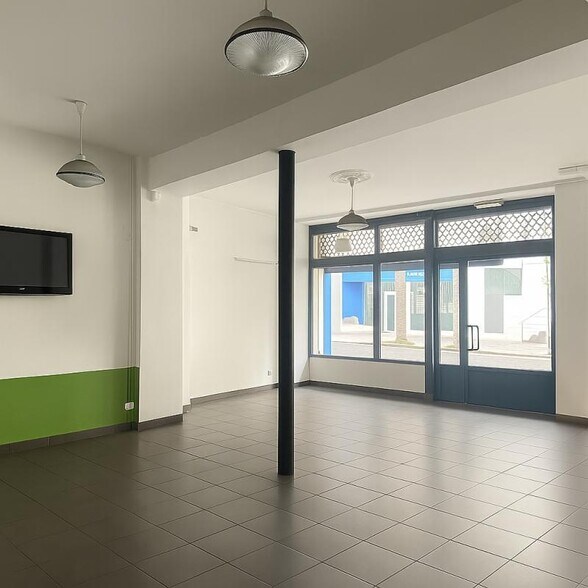 Retail in Asnières-sur-Seine for sale - Building Photo - Image 3 of 4