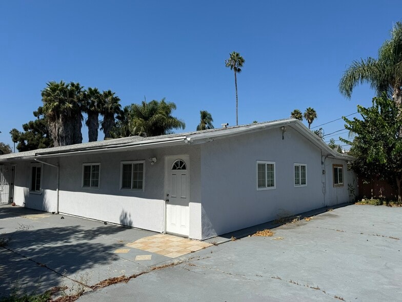 4669 W Olympic Blvd, Los Angeles, CA à vendre - Photo du bâtiment - Image 3 de 10