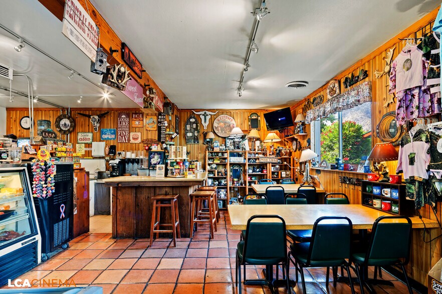 16130 Sierra Way, Kernville, CA à vendre - Photo intérieure - Image 3 de 38