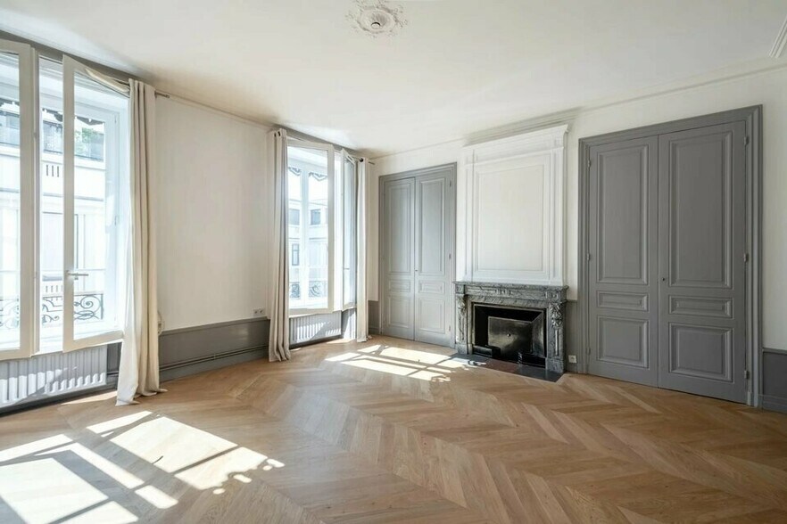 272 Rue Saint-Honoré, Paris for lease - Interior Photo - Image 1 of 10