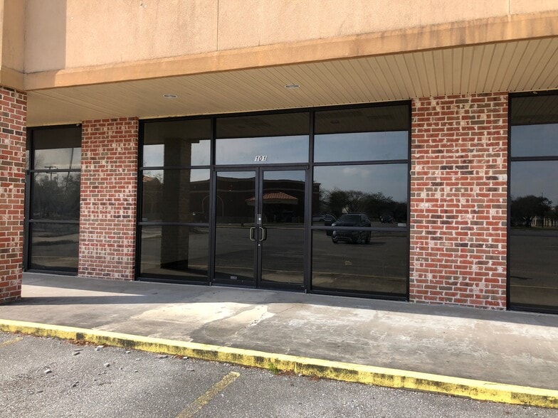 3501 Chateau Blvd, Kenner, LA à louer - Photo du bâtiment - Image 2 de 4