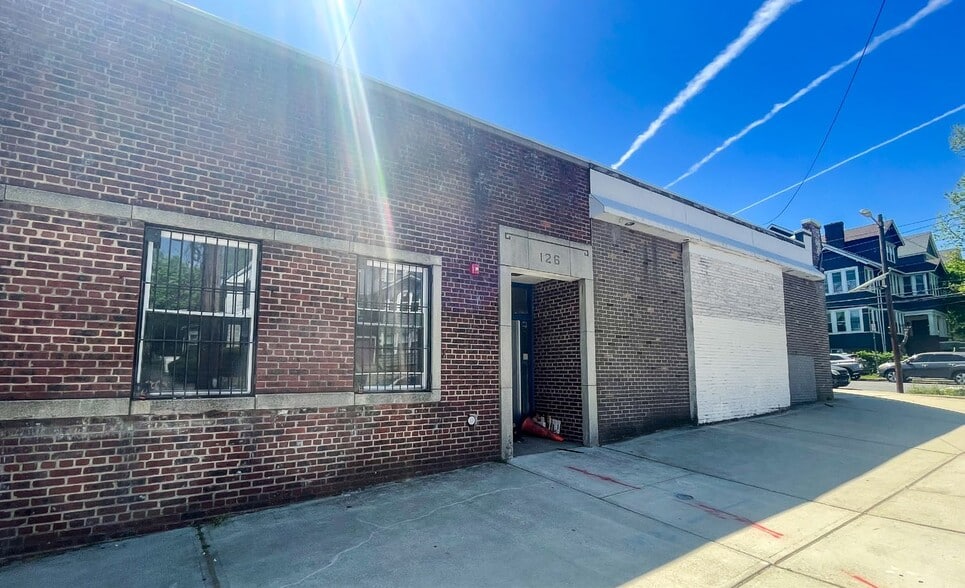 124-130 Lyons Ave, Newark, NJ for lease - Building Photo - Image 2 of 2