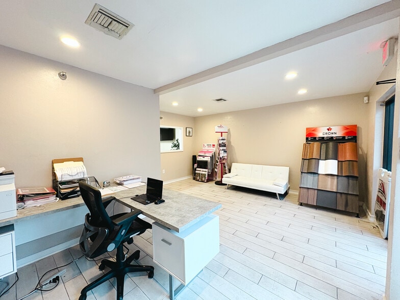 12165 Metro Pky, Fort Myers, FL for sale - Interior Photo - Image 3 of 21