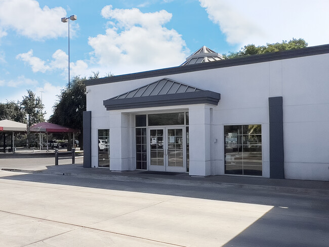 Plus de détails pour 1697 W Lacey Blvd, Hanford, CA - Local d'activités à louer