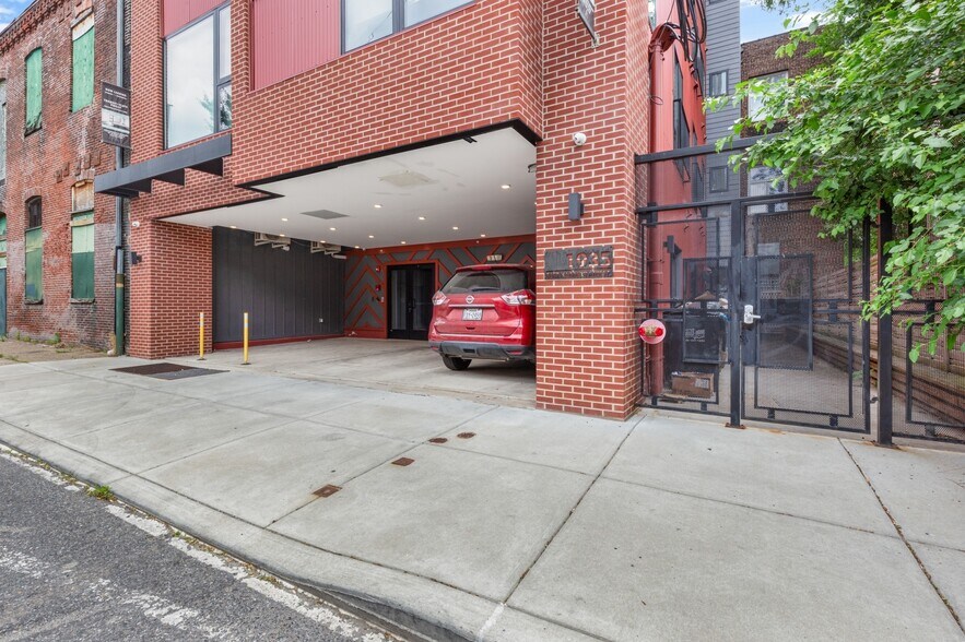 1935 E Hazzard St, Phila, PA à louer - Photo du bâtiment - Image 2 de 3