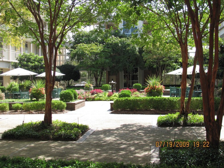 2711 Middleburg Dr, Columbia, SC à louer - Photo du bâtiment - Image 2 de 11