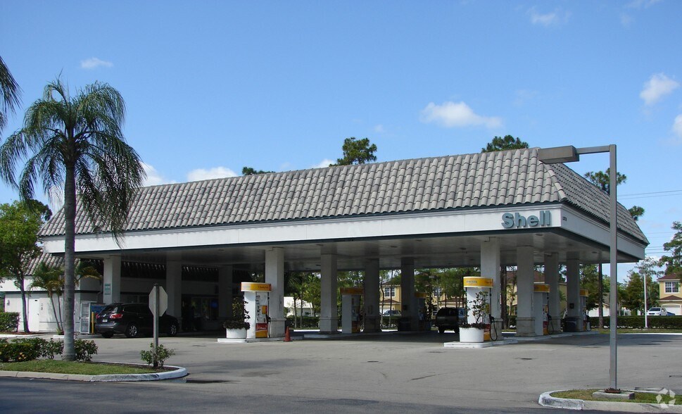 13870 Wellington Trace, Wellington, FL for sale - Building Photo - Image 2 of 5