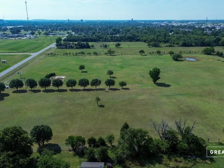 3614 N Washington St, Enid, OK for sale - Aerial - Image 2 of 10