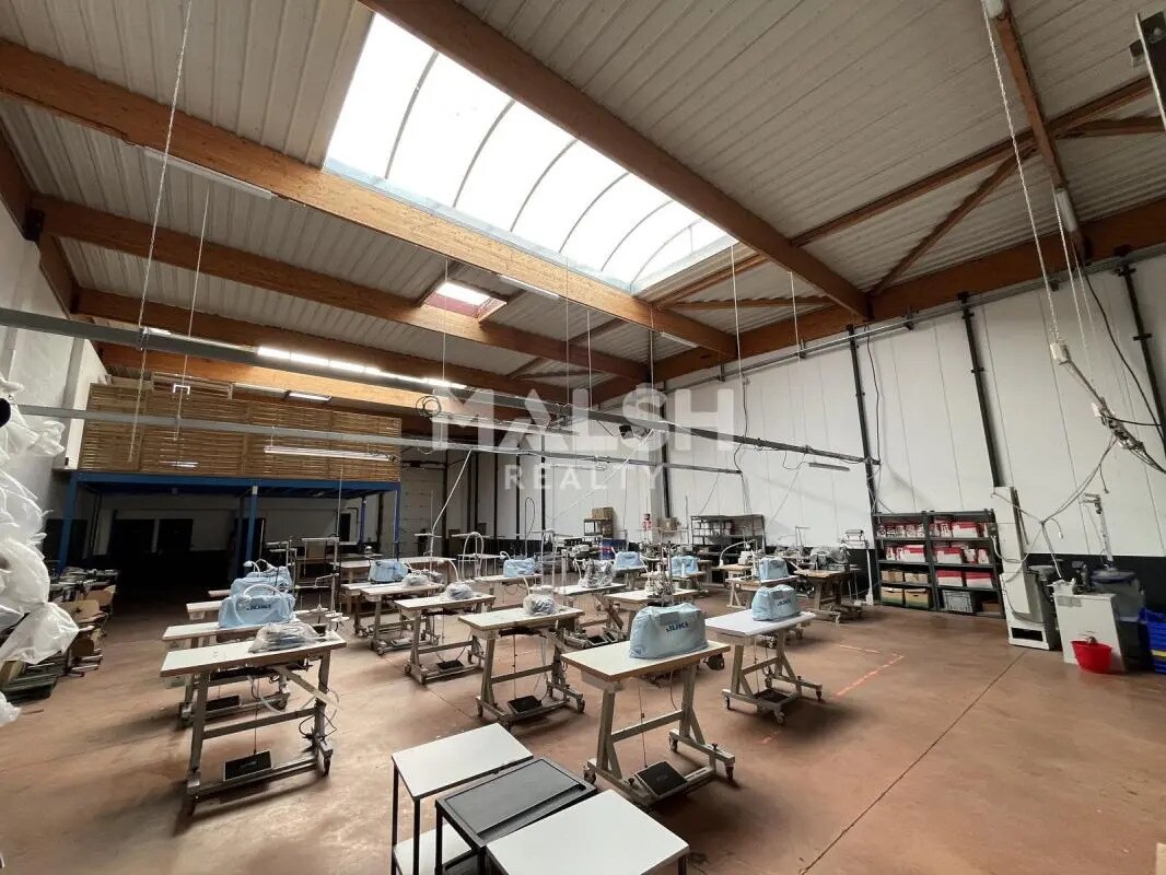 Office in Décines-Charpieu for lease Building Photo- Image 1 of 31