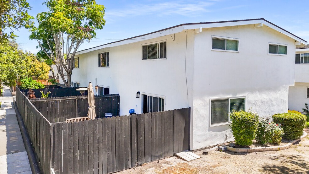 3040 Filmore Way, Costa Mesa, CA à vendre - Photo du bâtiment - Image 3 de 10