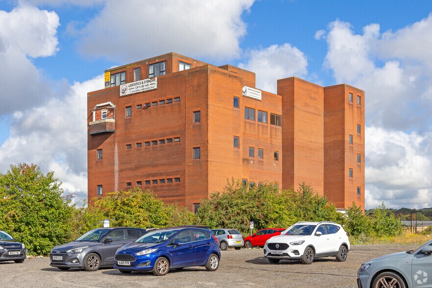 19 Dolly Ln, Leeds à louer - Photo du bâtiment - Image 2 de 2