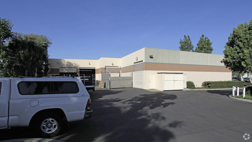 800 Columbia St, Brea, CA for lease - Building Photo - Image 2 of 7