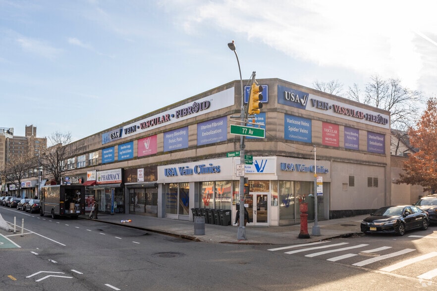 11616 Queens Blvd, Forest Hills, NY à louer - Photo du bâtiment - Image 1 de 5