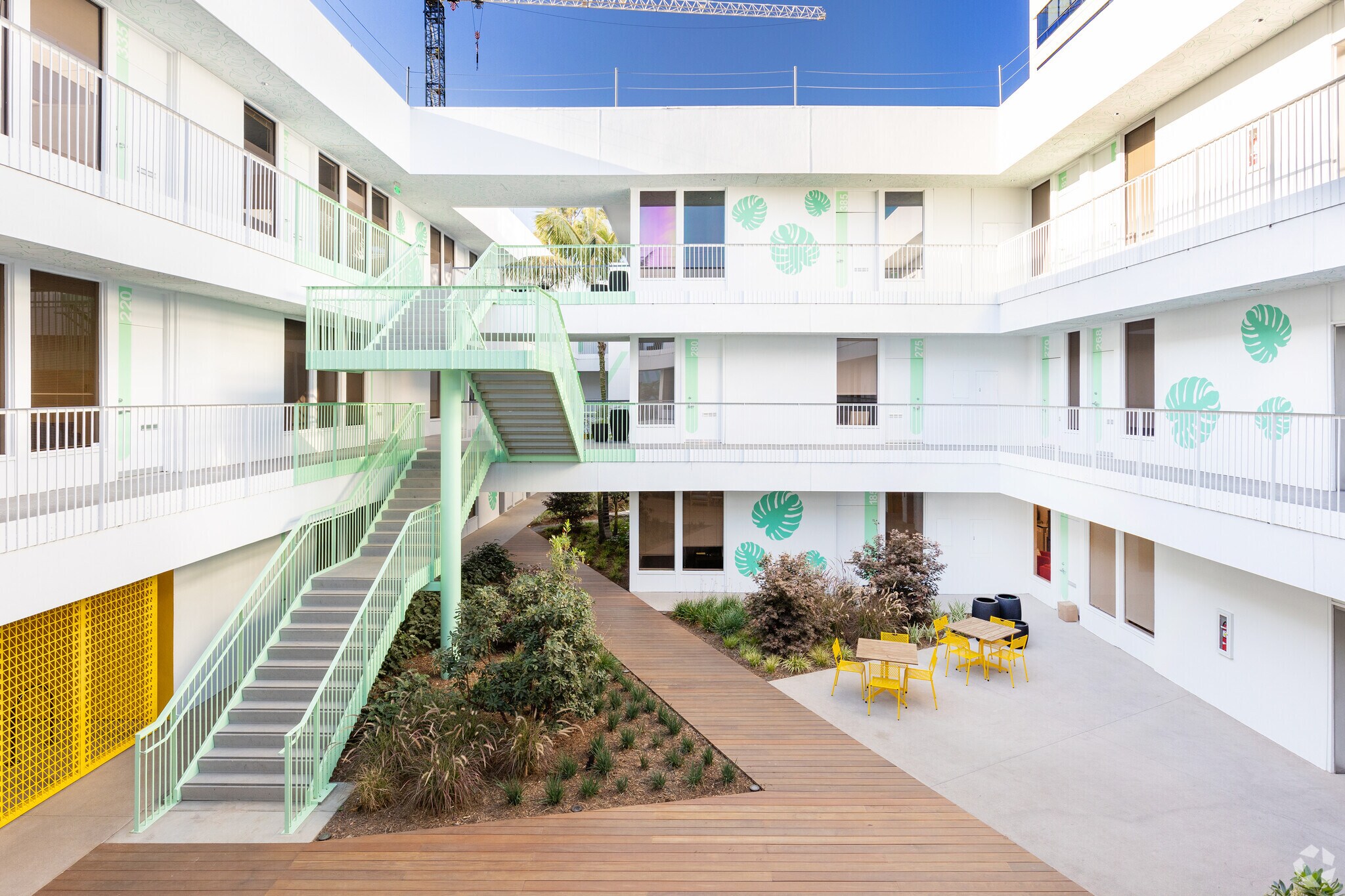 11340 W Olympic Blvd, Los Angeles, CA à louer Photo principale- Image 1 de 29