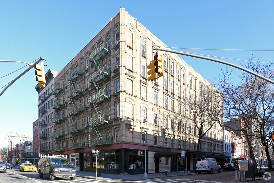 317-321 Bleecker St, New York, NY à vendre - Photo du bâtiment - Image 1 de 1