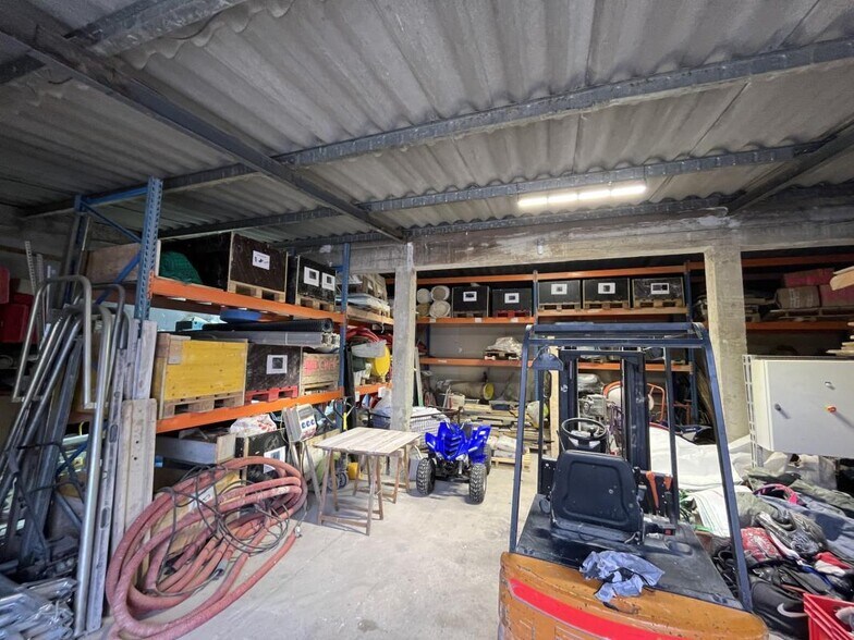 Flex dans La Crau à louer - Photo du bâtiment - Image 3 de 9