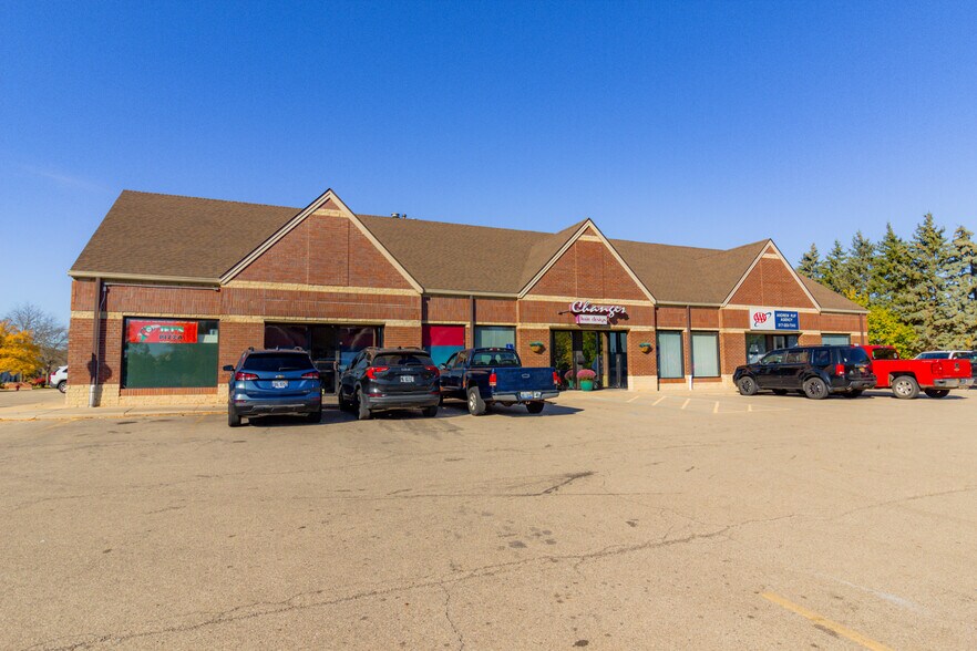 1630-1660 Haslett Rd, Haslett, MI à louer - Photo du bâtiment - Image 3 de 8