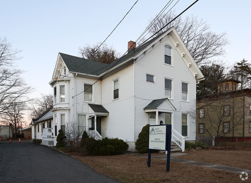 58-60 Burnside Ave, East Hartford, CT à vendre - Photo principale - Image 1 de 1