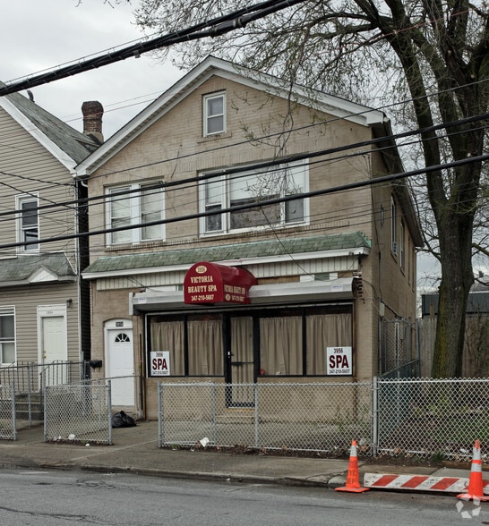 3956 Victory Blvd, Staten Island, NY for lease - Building Photo - Image 3 of 3