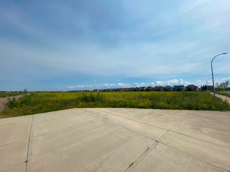 18 Parsons Crk, Fort McMurray, AB à vendre - Photo du bâtiment - Image 2 de 9