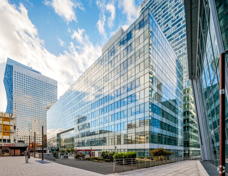 100-110 Esplanade Du Général De Gaulle, Courbevoie à louer - Photo du bâtiment - Image 2 de 6