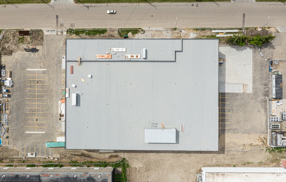 4027 101 St NW, Edmonton, AB à vendre - Aérien - Image 3 de 6