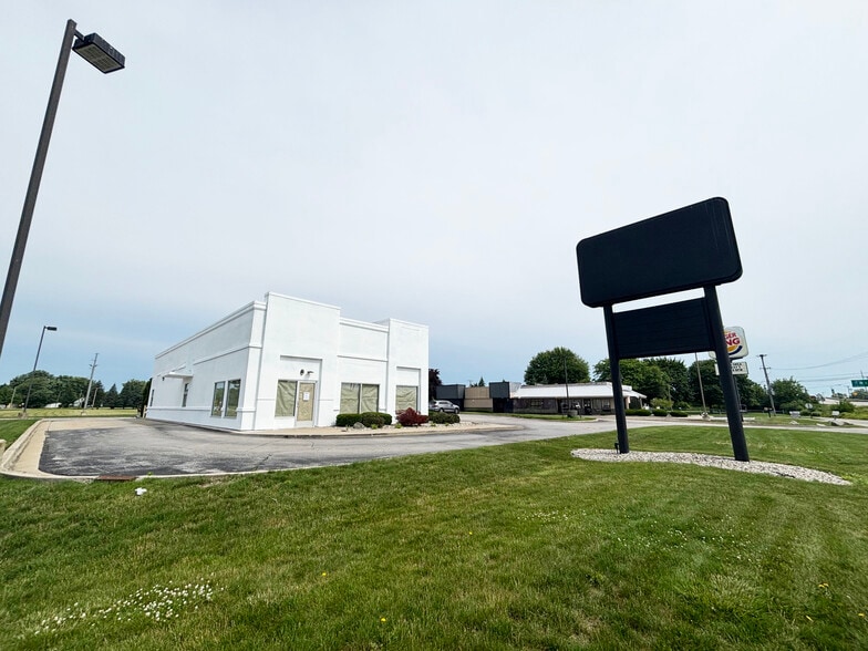 6362 3 Mile Rd, Bay City, MI for lease - Building Photo - Image 1 of 12