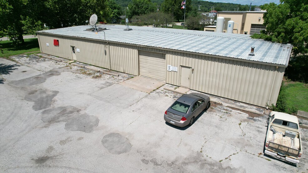 2330 263rd Ave, Fort Madison, IA à vendre - Photo du bâtiment - Image 2 de 7