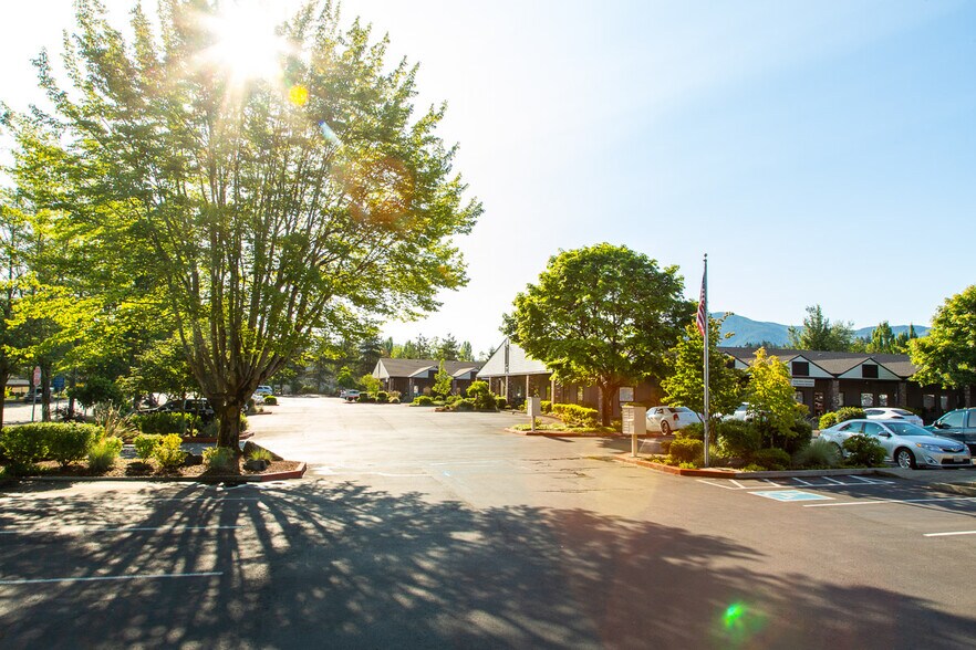 1505 NW Gilman Blvd, Issaquah, WA à louer - Photo du bâtiment - Image 3 de 3