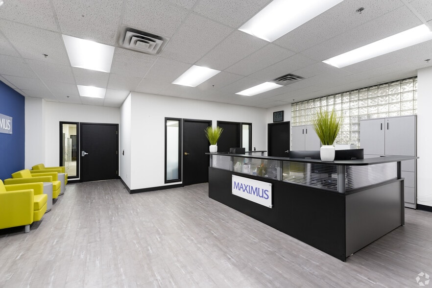 3001 Coolidge Rd, East Lansing, MI for lease - Interior Photo - Image 1 of 15