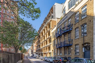 45-57 Gee St, Londres à louer Photo du bâtiment- Image 1 de 7