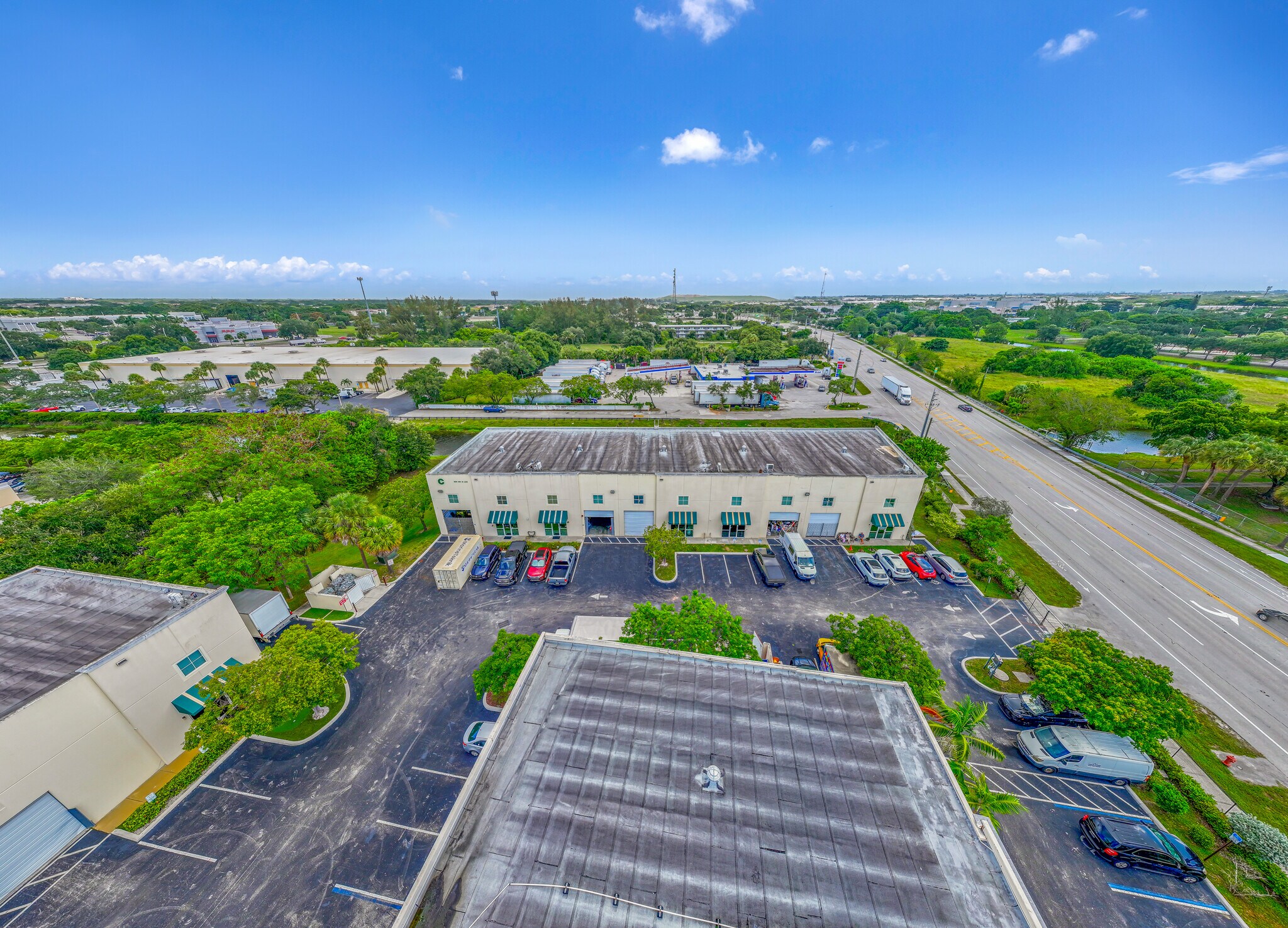 1091 NW 31st Ave, Pompano Beach, FL à louer Photo du bâtiment- Image 1 de 41