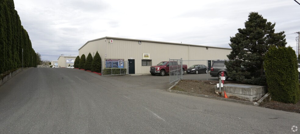 2233 NE 244th Ave, Troutdale, OR à louer - Photo du bâtiment - Image 2 de 5