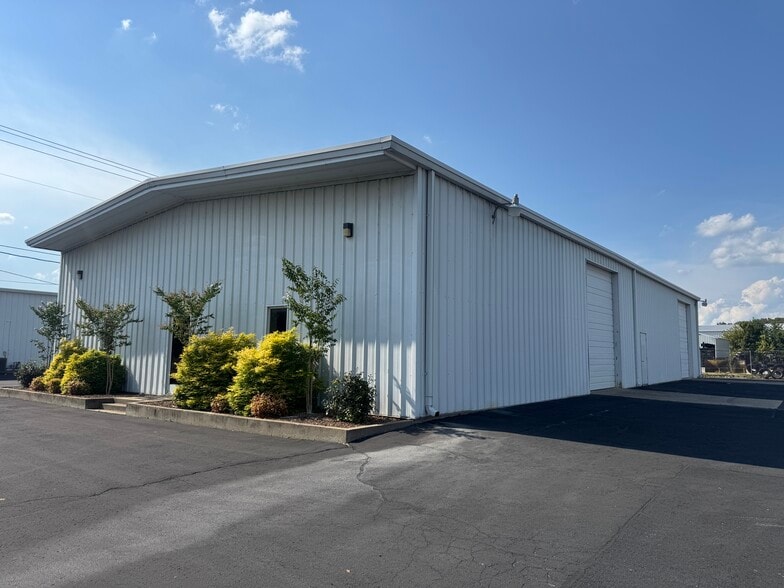 90 Spruce St, Murray, KY for lease - Building Photo - Image 2 of 5