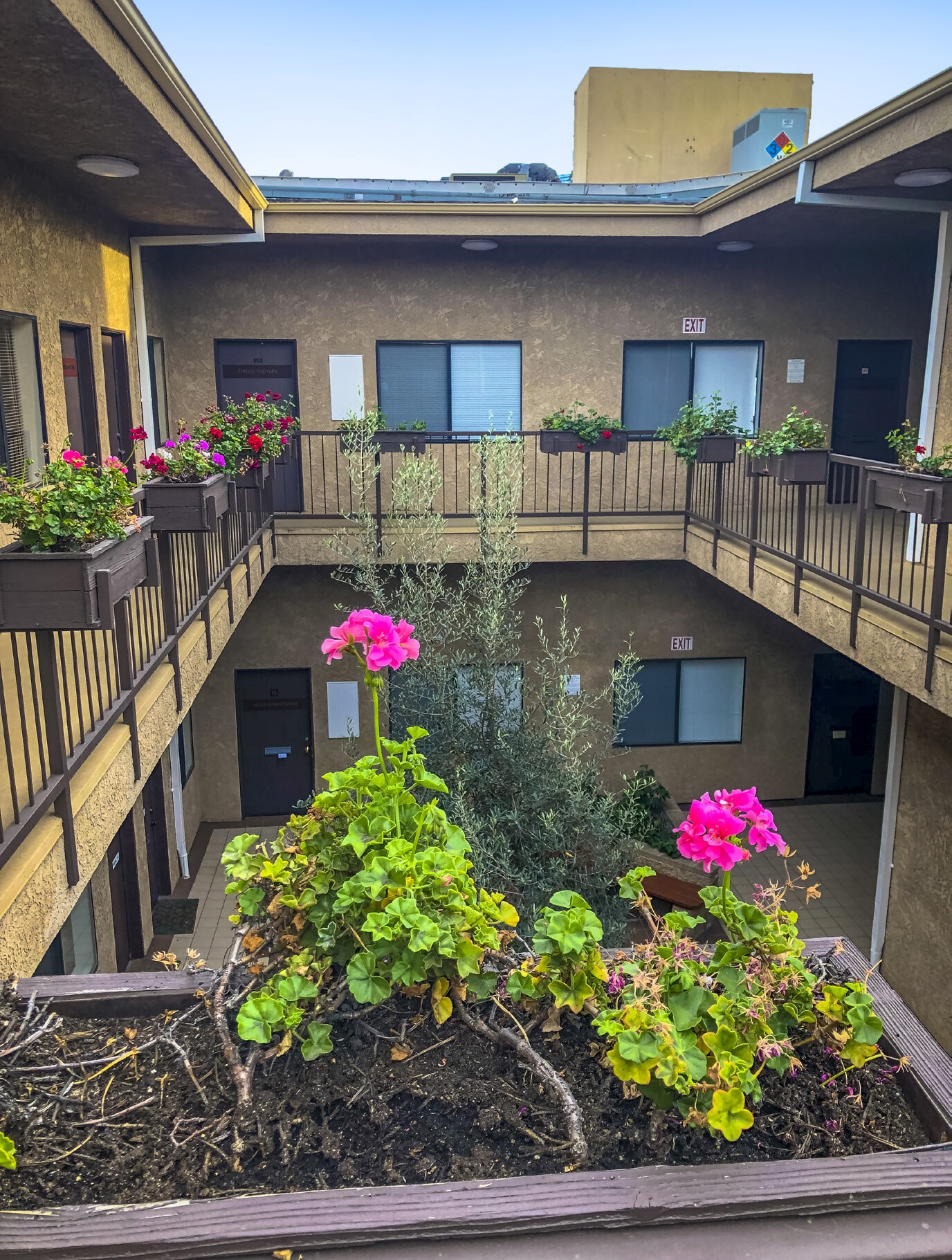 12240 Venice Blvd, Los Angeles, CA for lease Building Photo- Image 1 of 2