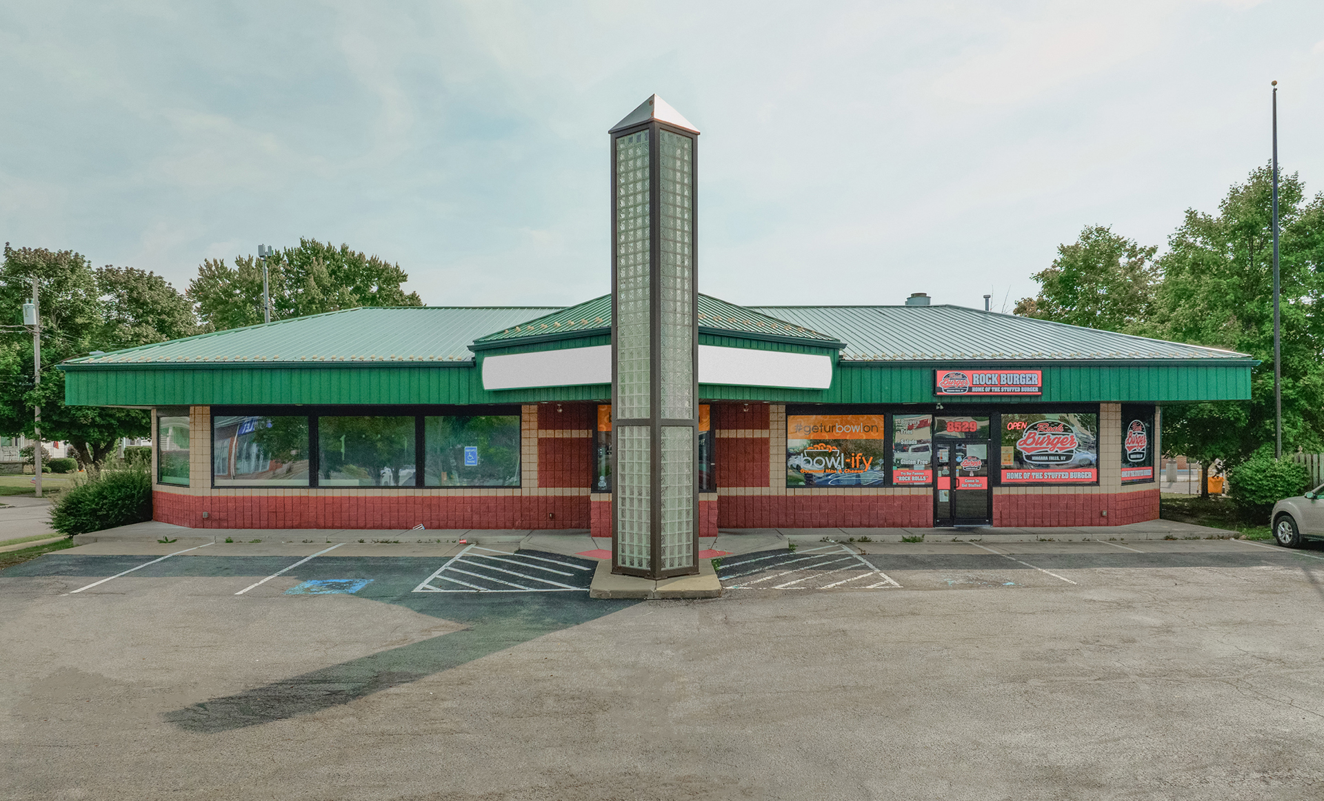 8529 Niagara Falls Blvd, Niagara Falls, NY for lease Building Photo- Image 1 of 4