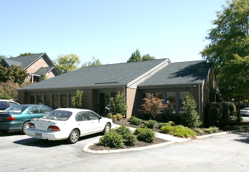 27 Memorial Medical Dr, Greenville, SC à vendre - Photo du bâtiment - Image 2 de 9