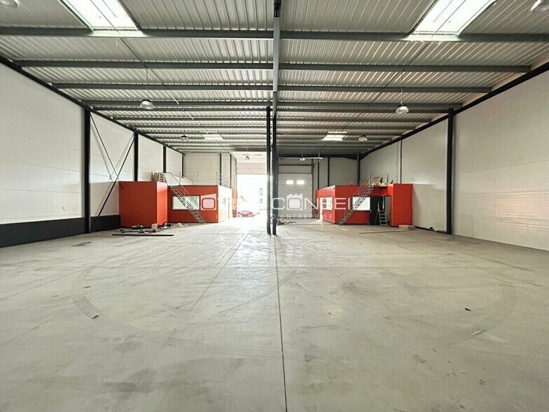 Flex in Plaisance-du-Touch for lease - Interior Photo - Image 1 of 12