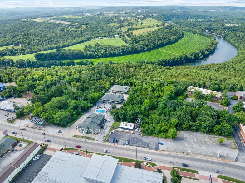 1360 W Hwy 76, Branson, MO à vendre - Photo du bâtiment - Image 2 de 12