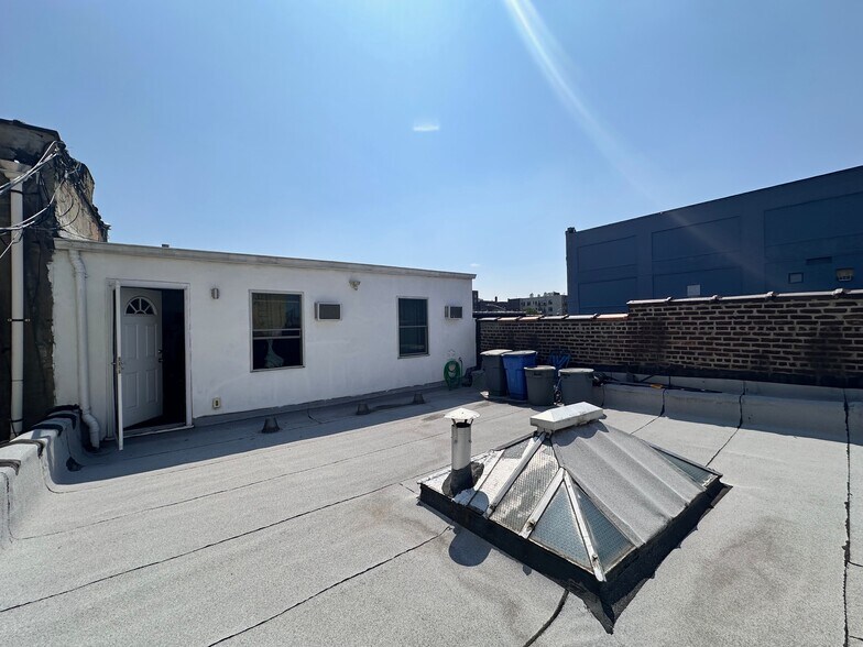 4134 39th St, Sunnyside, NY à vendre - Photo du bâtiment - Image 2 de 2